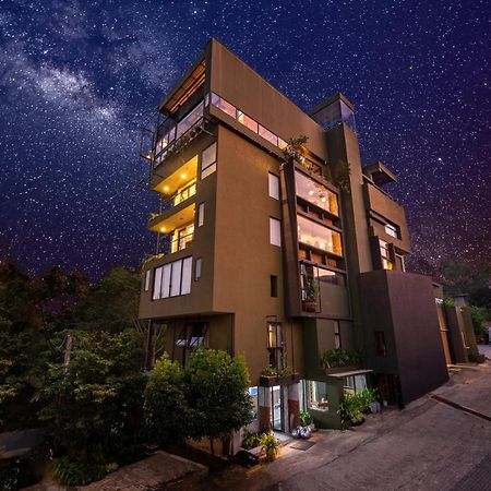 White Moon Resort غامباها المظهر الخارجي الصورة