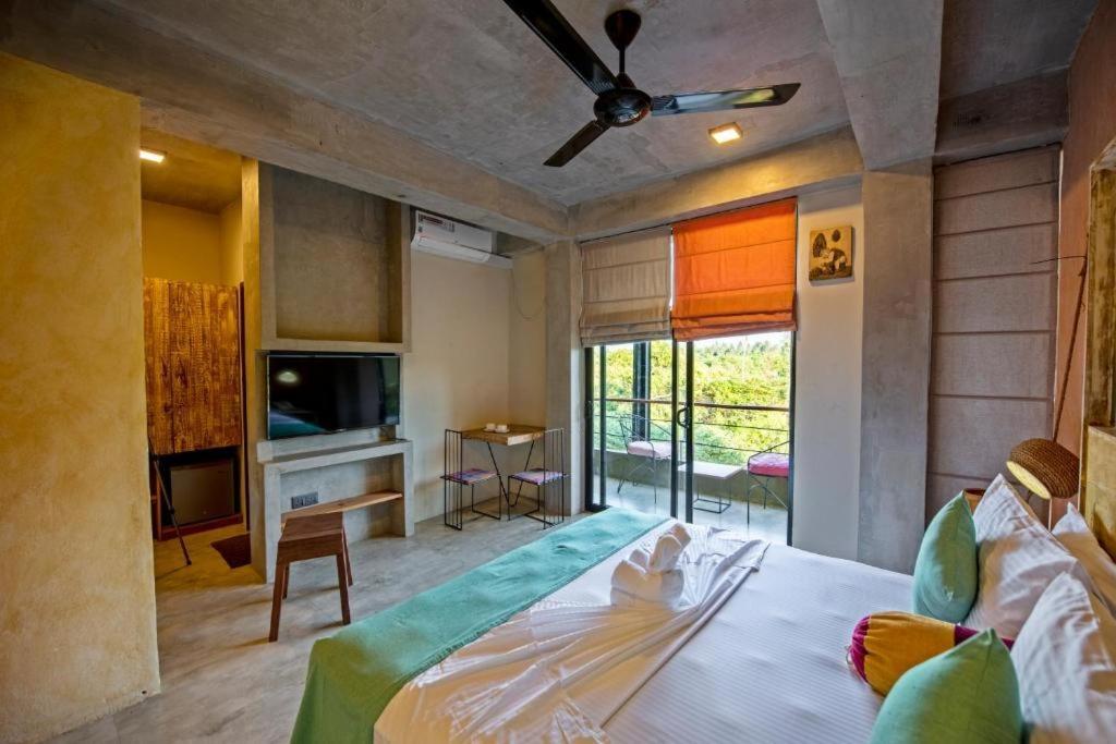 White Moon Resort غامباها المظهر الخارجي الصورة